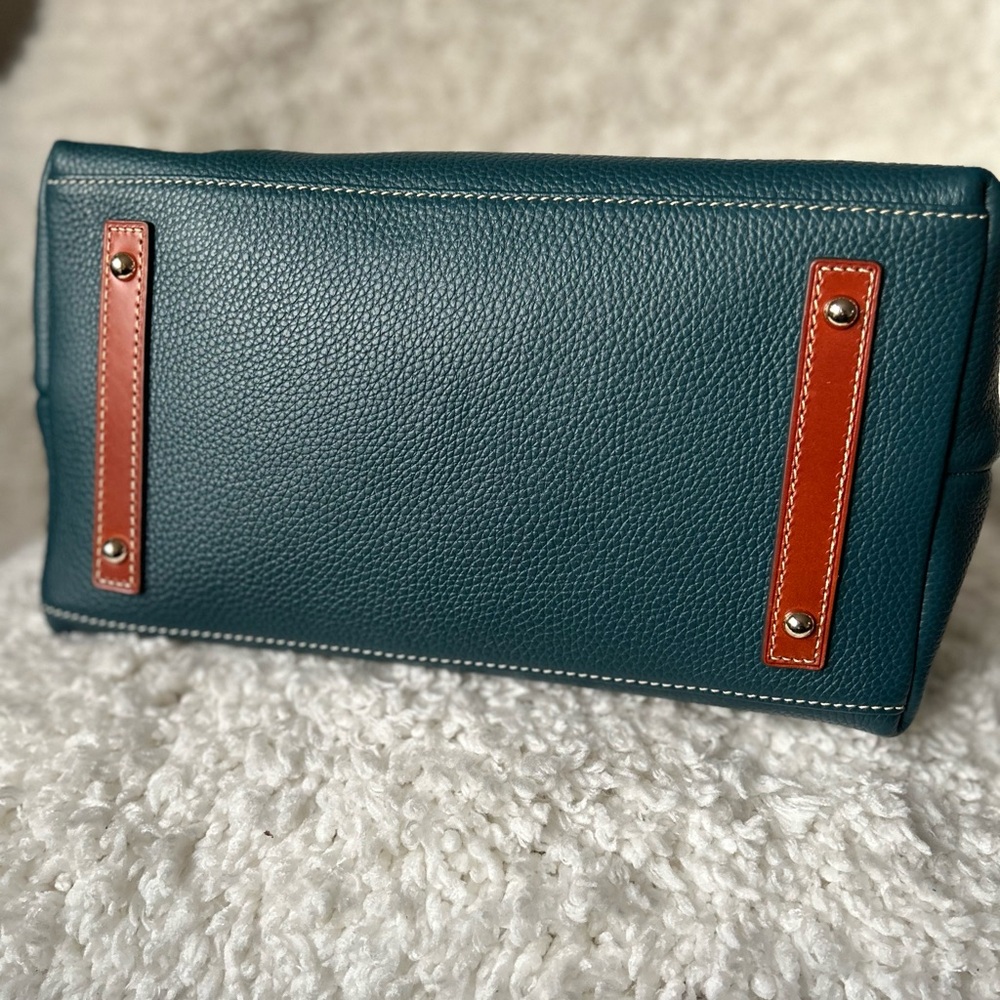DOONEY & BOURKE Pebble Grain Hobo Sac. - Picture 9 of 11
